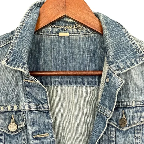 AMERICAN EAGLE Denim Distressed Jacket Jean Jacket Women’s Size Medium FAST SHIP - Picture 9 of 9